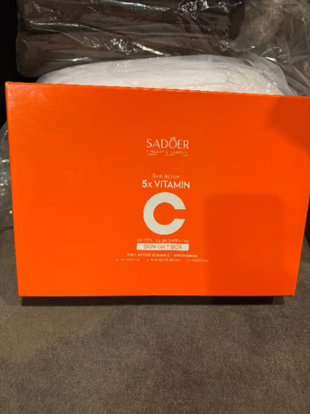 Vitamin C Whitening Brightening Skin Gift Box by Sadoer 5 Heavy Fullsize - NIB